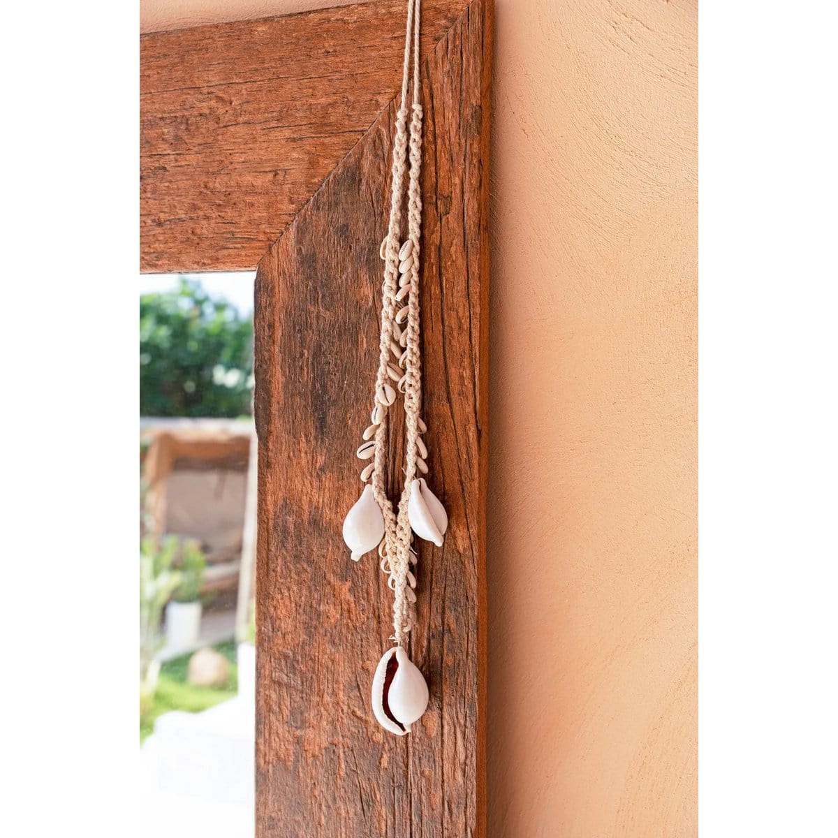 Bazar Bizar De grote witte kauri schelp ketting