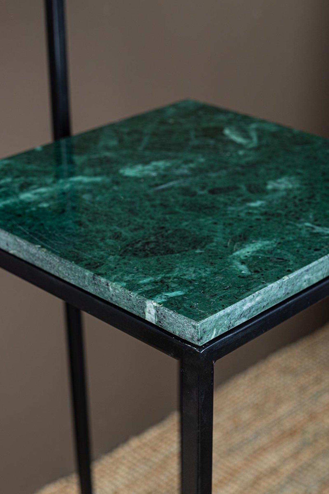 PTMD Ilano Green Marble ijzeren bijzettafel groen blad SV2