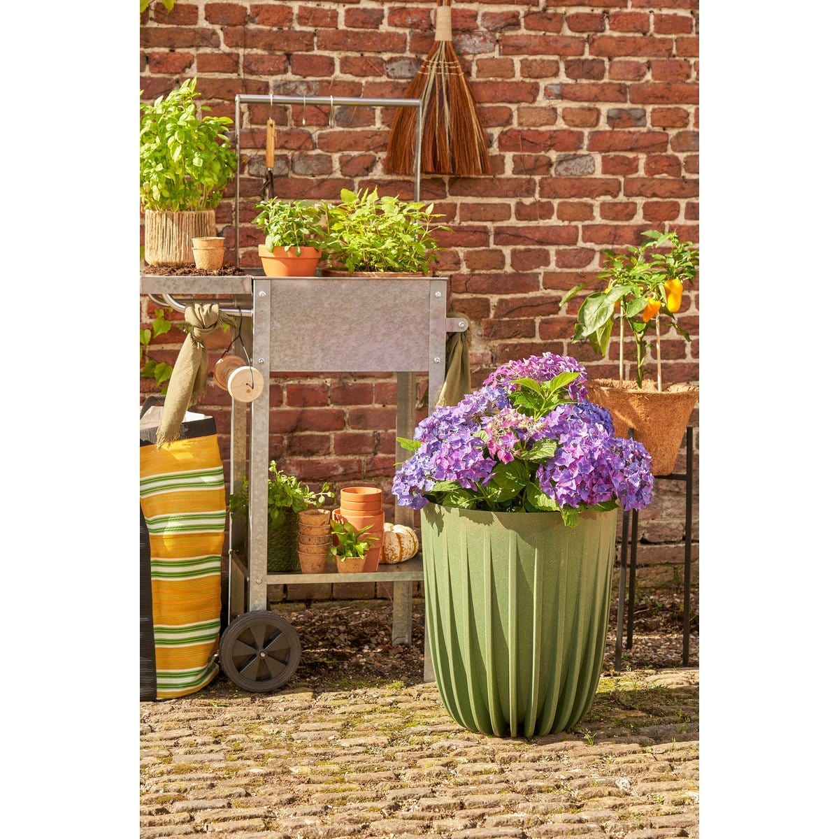 Mica Decorations Lungo Bloempot - H46 x Ø39 cm - Polypropyleen - FSC Mix - Groen