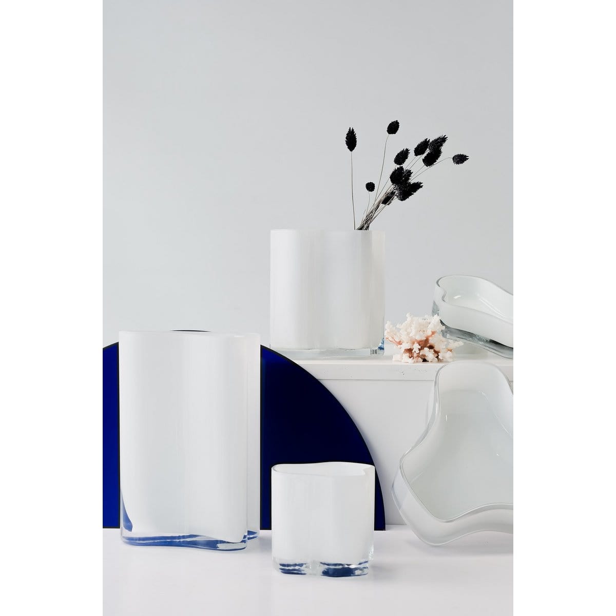 Element Accessories Nieuwe hoge vaas met modern design geïnspireerd op CORAL en Aalto, COR30WH